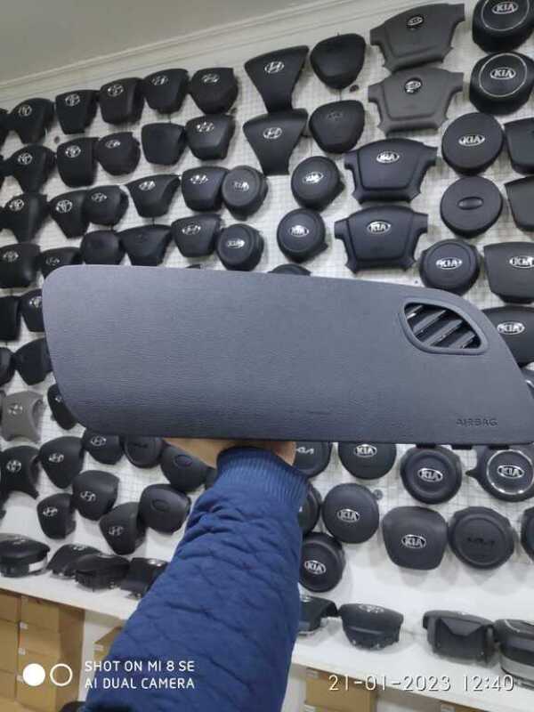 Volkswagen Golf airbag qapağı