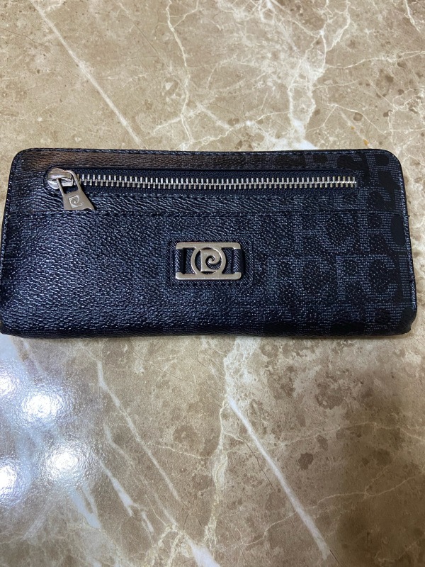 Pul qabi Pierre Cardin