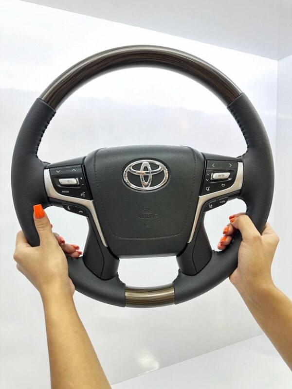 Toyota LC200 Toyota LC300 sükanı