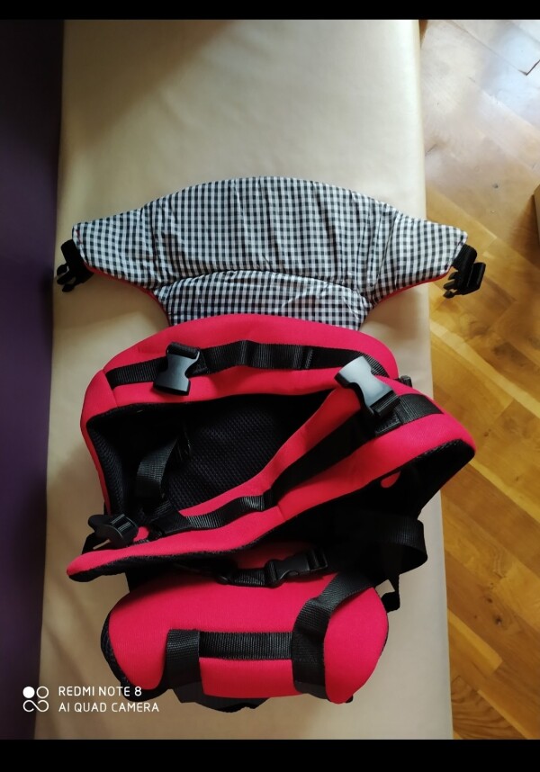 Yeni dogulmus usaq dasiyici.