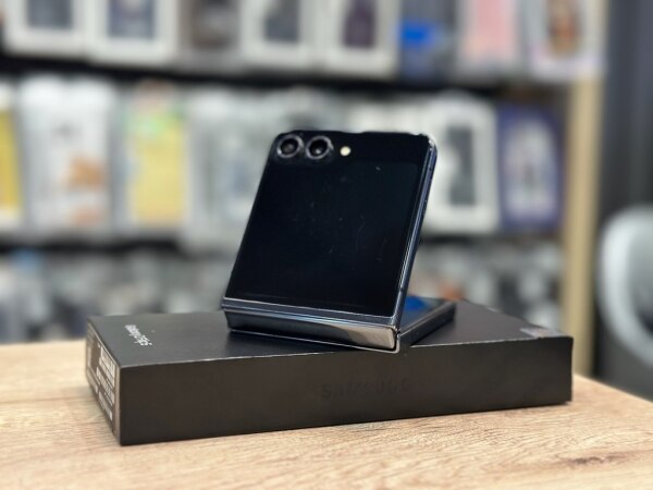 Samsung Galaxy Z Flip 5 Graphite 256GB8GB