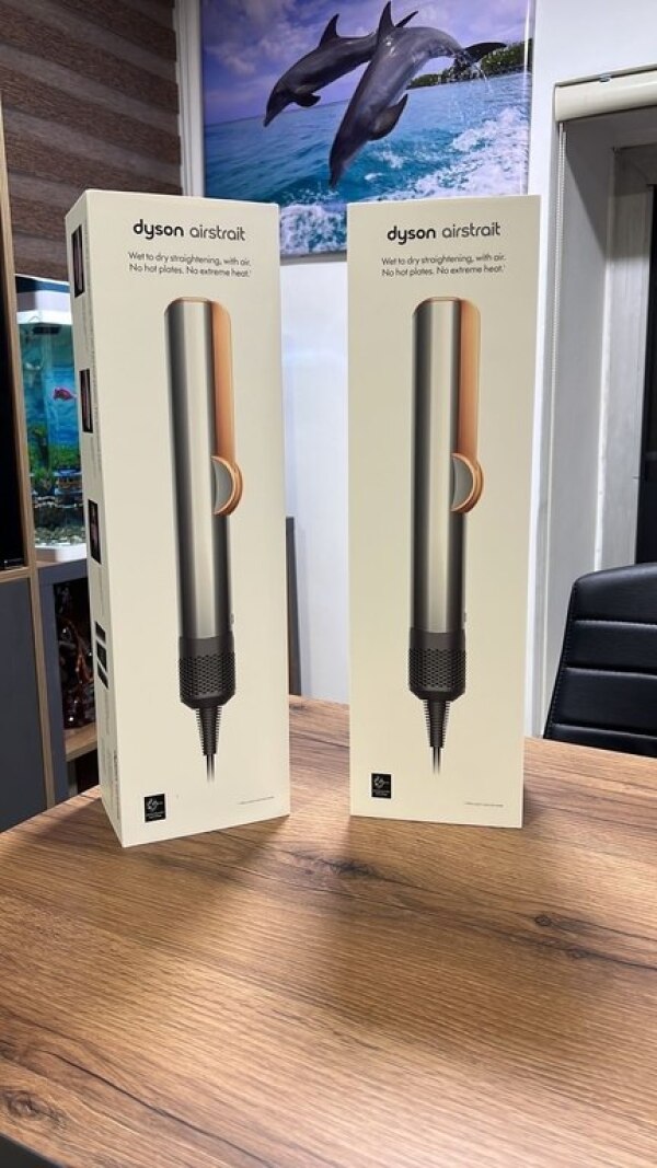 Dyson Airstrait feni