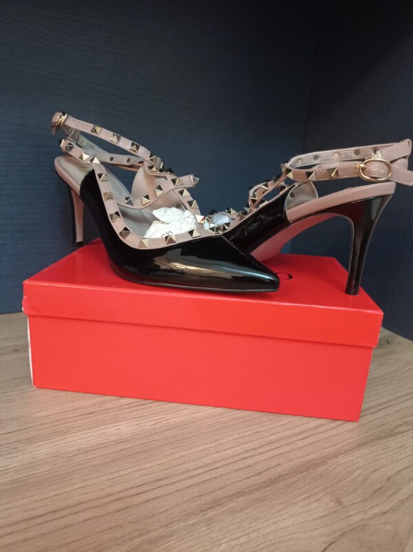 Valentino qadin ayaqqabisi