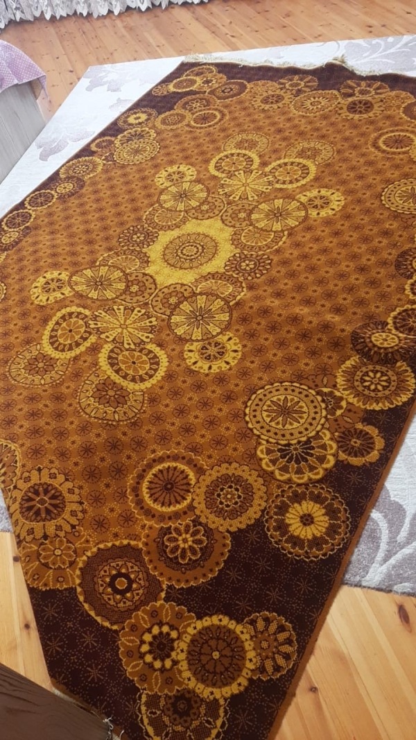 Təmiz və yaxşl vəziyyətdə xalça 40 AZN