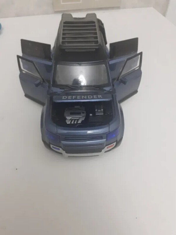 Teze masindi RANGE ROVER DEFENDER