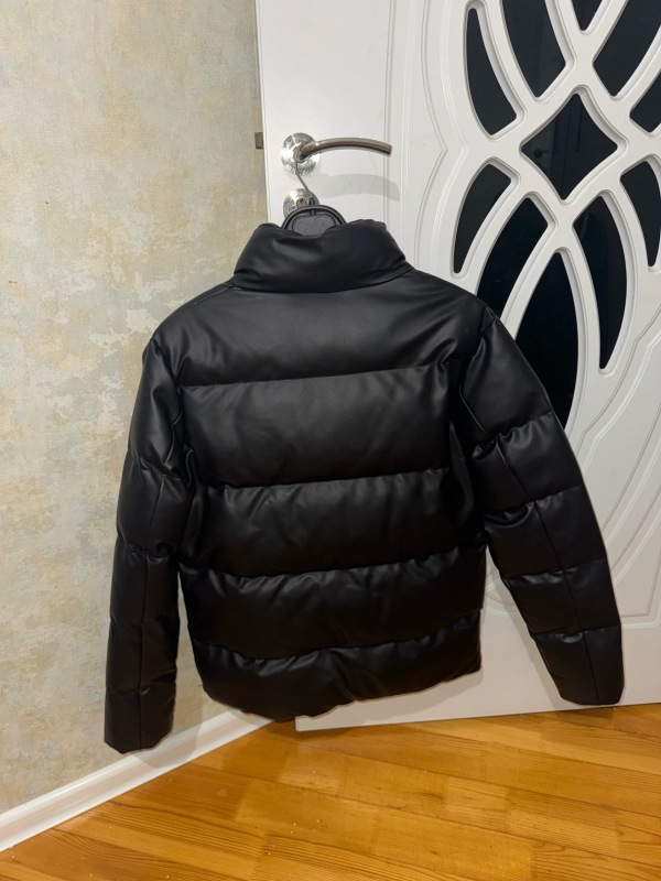 Qara rəngli puffer gödəkcə