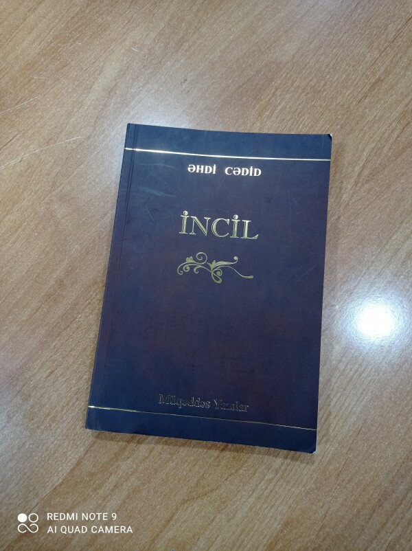 Kitab  Incil .