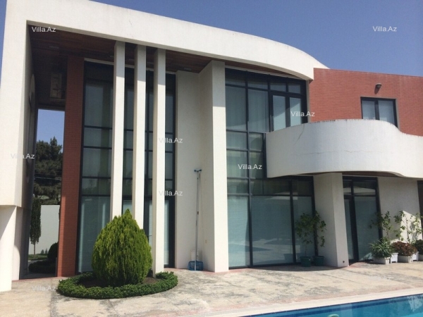 Lux villa satilir  Qosa Qala yolunda