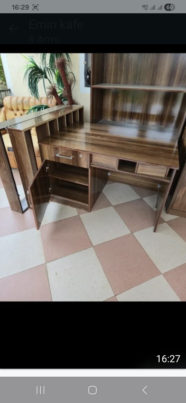 əla vəziyyətdə,heç bir cızıq və sınığı yoxdur.