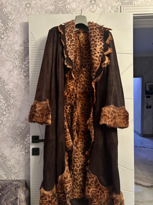 50 azn dir 42 den 54 e qeder gedr razmeri elaqe nömresi 010 555 03 02