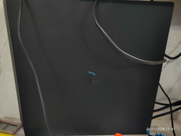 playstation oyun konsolu 1 tb pro model