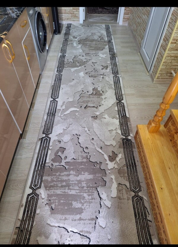 Tezedir iwlenmeyib.olcusu eni 1.10.uzunu 4,40