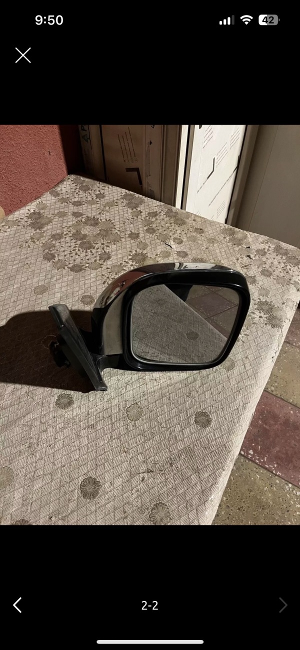 Pajeronun sağ güzgüsü