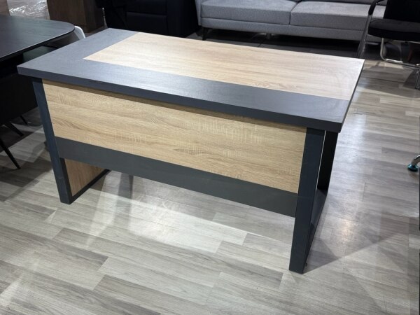 Dəmir ayaqlı ofis masası