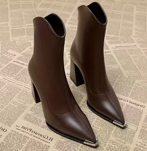 Yenidir,1 dəfə geyilib ölçü 39