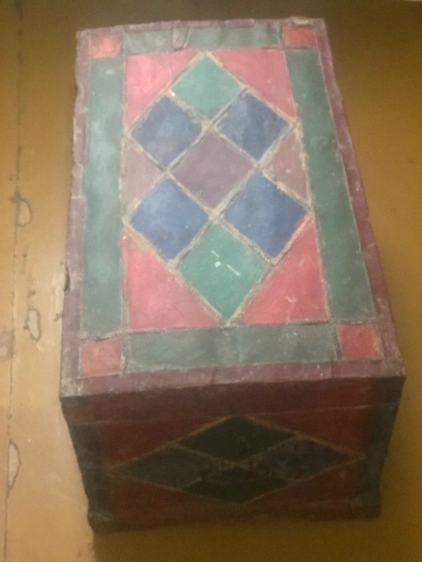 sandık uzun 50sm eni 25sm hundurluyı25sm