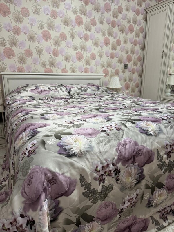 Yataq Örtüyü. Heç İşlənməyib.Yastıq Üzü var. Astarlıdı və Keyfiyyətlidir.