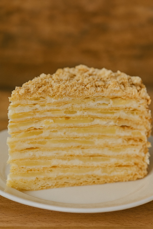 Наполеон яблочный рубленый на разрезе