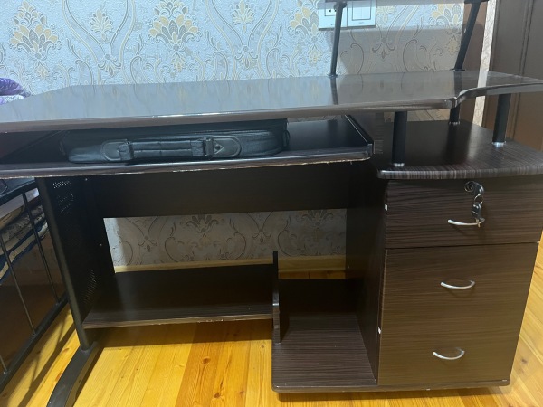 Kompüter masası Əlaqə:050-657-44-21