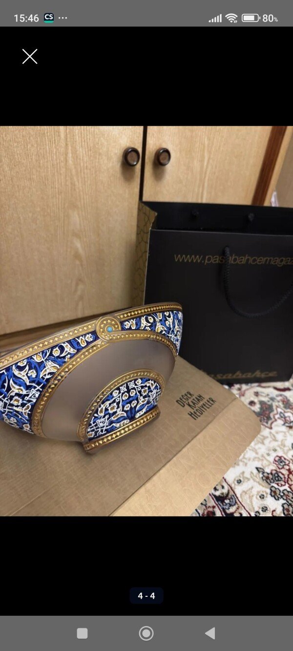 Yeni orijinal Paşabahçe Çinili Gondol desenli qab . 15.950,00 TL= 600 manata alınıb. Ucuz qiymətə satılır. İSTİFADƏ EDİLMƏYİB. YENİDİR   orijinal Paşabahçe hədiyyə çantası ilə birlikdə . Konfet və Meyvə yığmaq olar