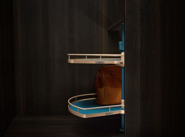 Üç Mərtəbəli Karusel