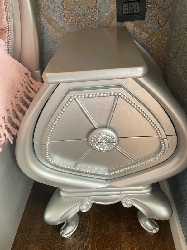 İki ədəd iki sirməli tumbalar