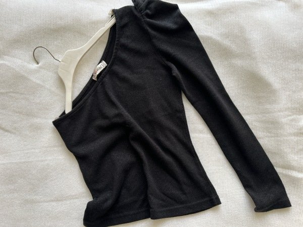 Tək qol qara zərli kofta