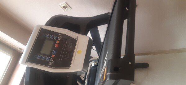 Qaçış maşını satılır