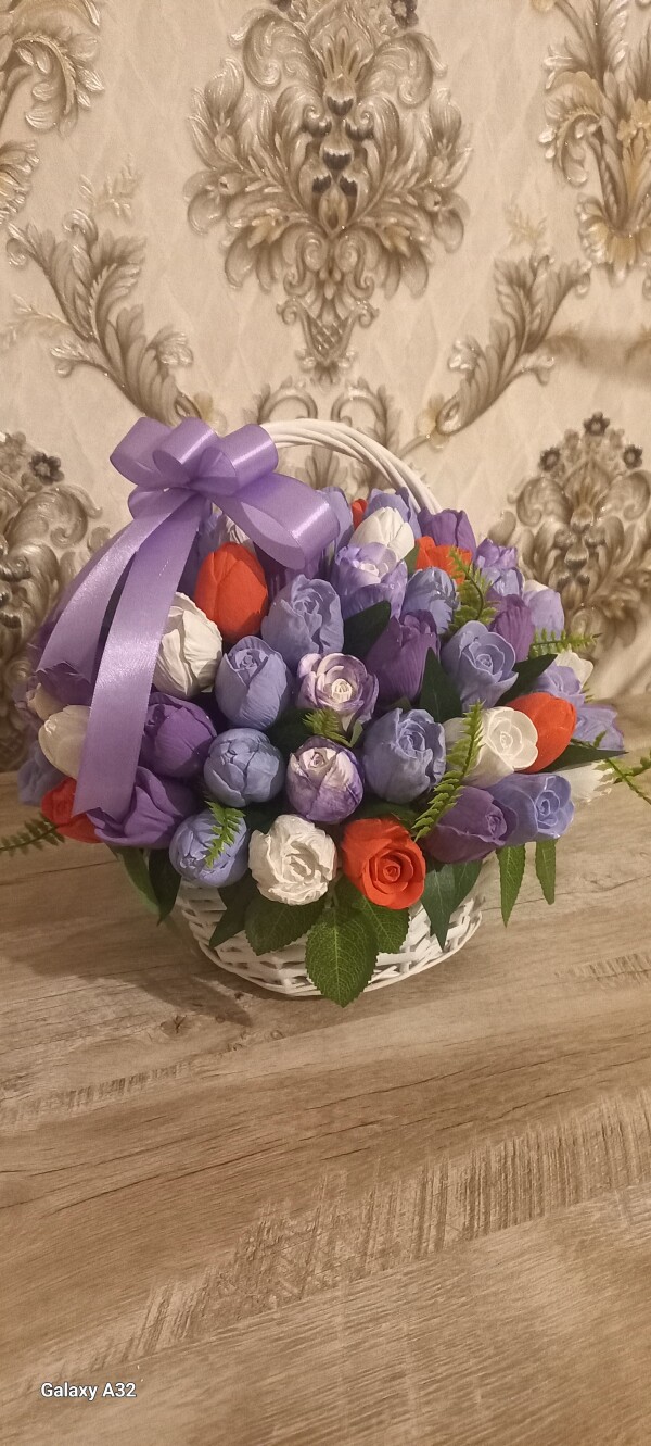 Hədiyyəlik ətirli daş gül səbəti