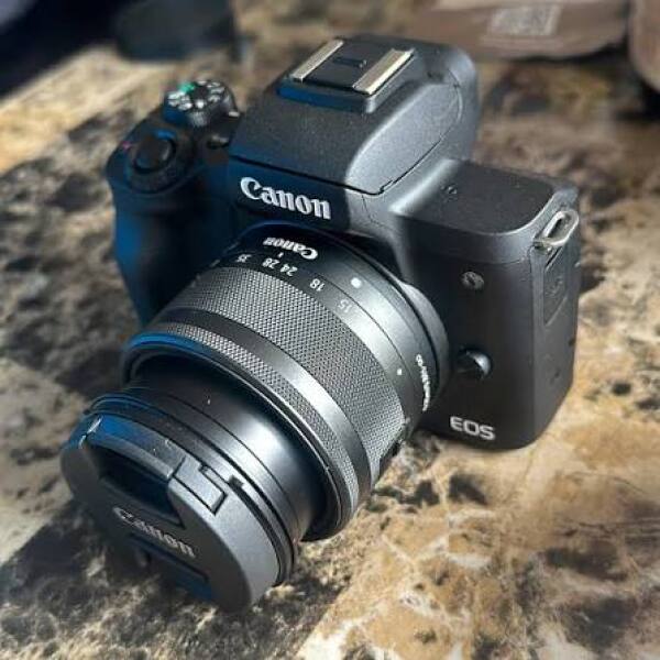 Canon M50 + 15-45mm Kit Lens (ideal vəziyyət, az işlənib)