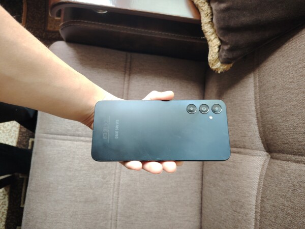 Samsung galaxy a05s 2 isdedilib 128g yaddas movcuddur nokte ciziqsiz usdunde verilir telefon kilifi real alici olarsa endirim var