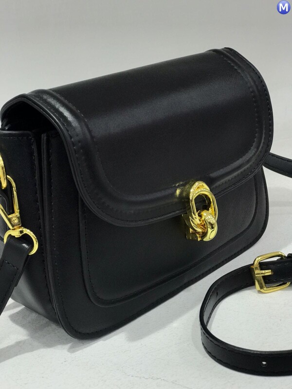 Furla 22x12x8  sifarişlər qəbul olunur.