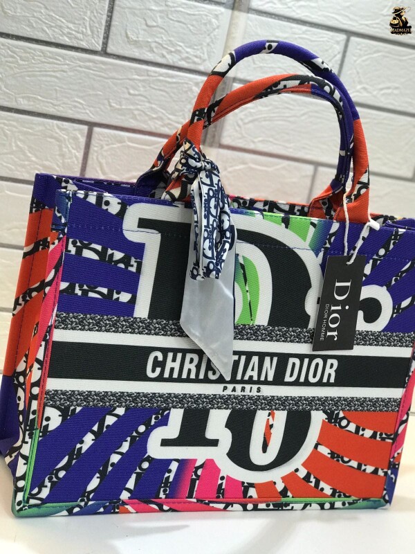 Christian Dior 30x30x15