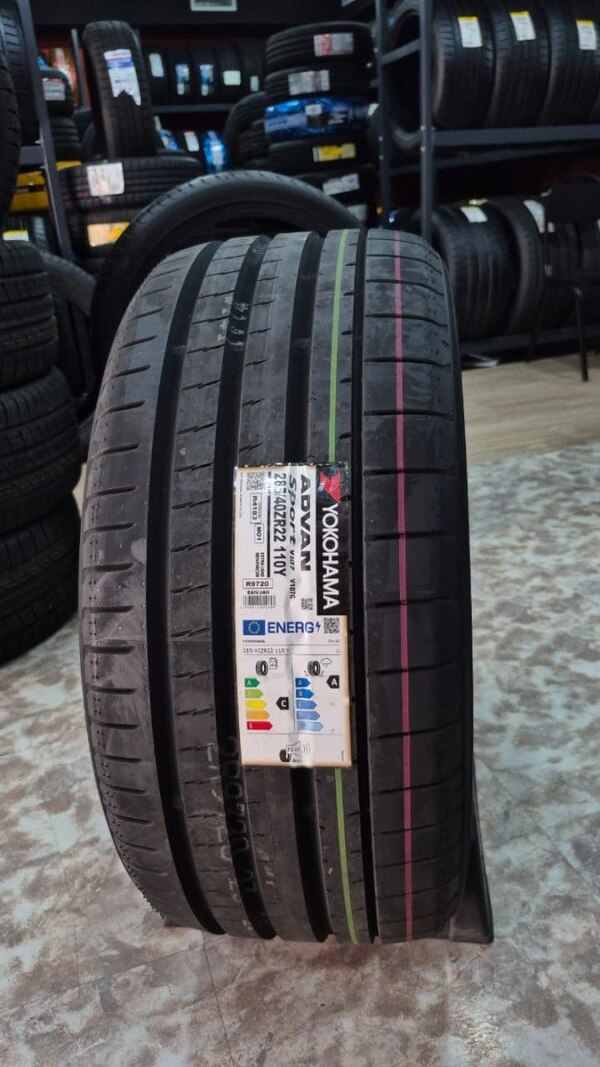 YOKOHAMA ADVAN Sport V107C 110Y XL ZR MO şinləri 28540 R22