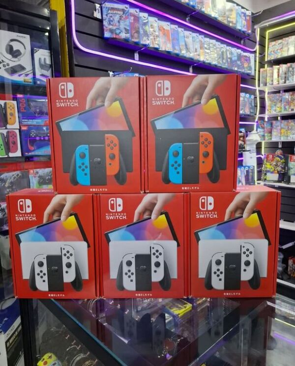 Nintendo Oled white red black