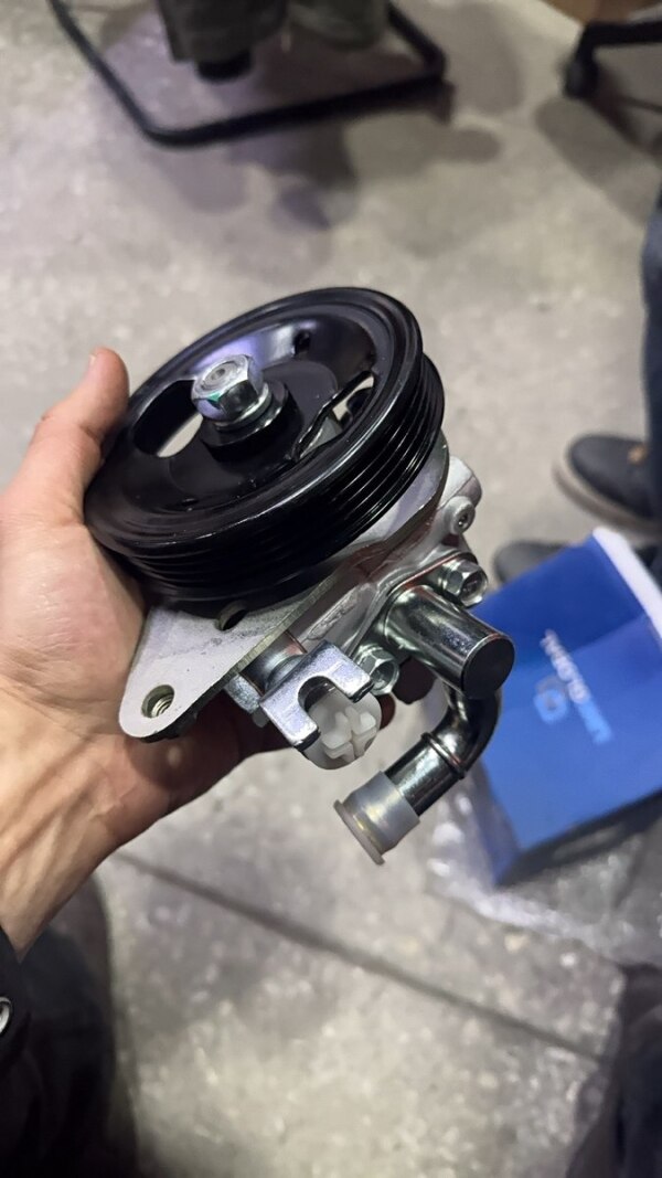 Nissan Maxima A33 hidrogücləndiricisi