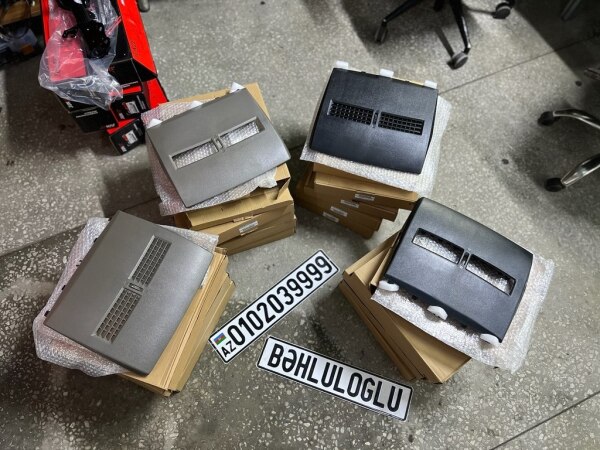 Nissan Tiida ön panelin orta qapağı