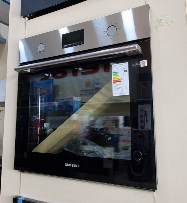 Quraşdırılan soba SAMSUNG NV68A1145RS