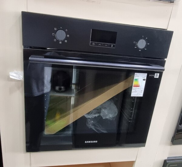 Quraşdırılan soba Samsung NV68A1110BBWT