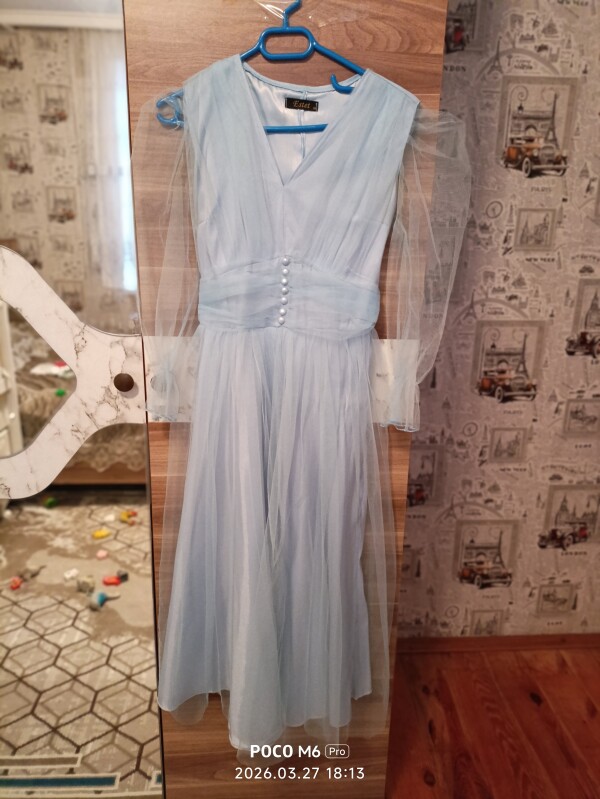 Mavi rəngli 38 razmer geyim