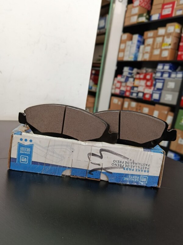 Chevrolet Escalade ön əyləc bəndi