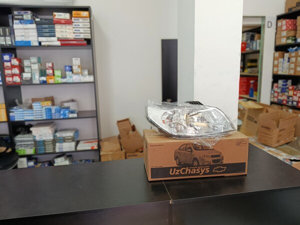 Ravon R3 ön farası