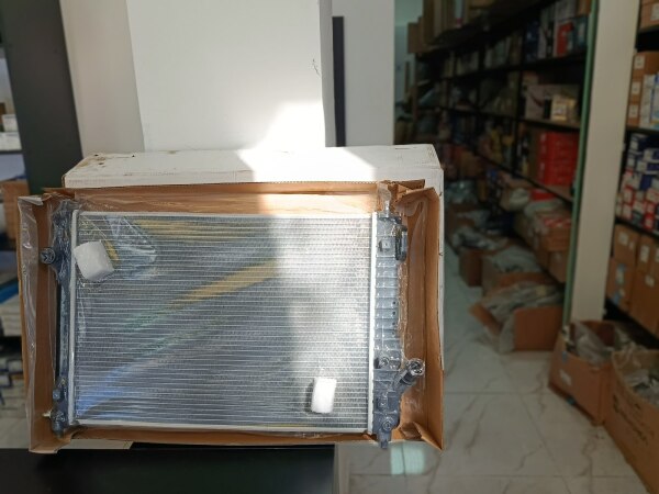 Chevrolet Captiva su radiatoru