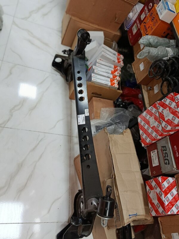 Chevrolet Cobalt Ravon R4 arxa traversi