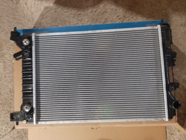 Chevrolet Kobalt su radiatoru