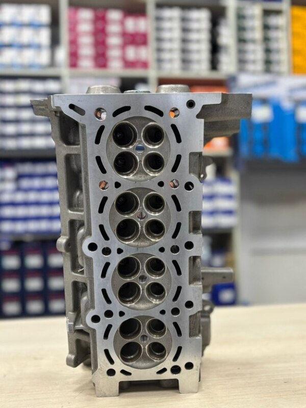 Chevrolet Cobalt mühərrik başlığı