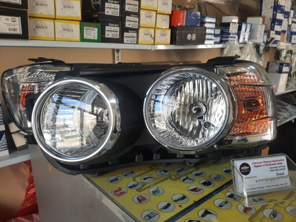 Chevrolet Aveo T300 farası