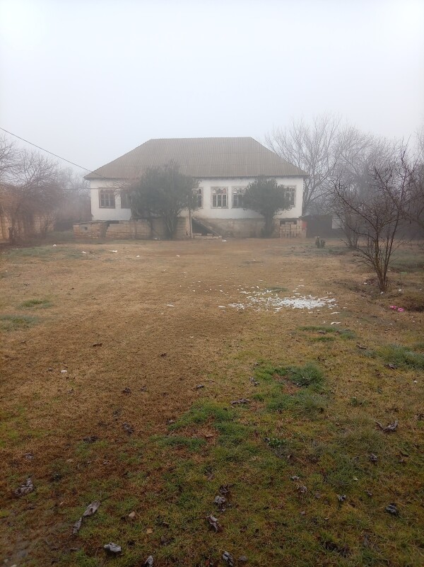 Heyet evdi boyuk Heyet 12 sotdu tam mərkəzde