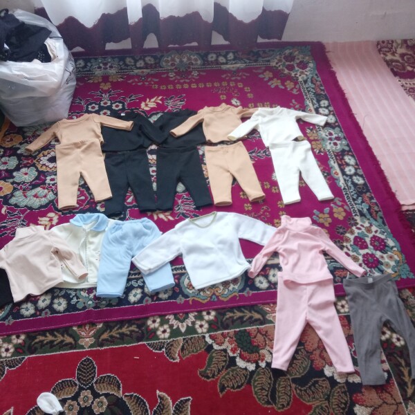 Hamisi bir yerde 10 azn  yenidir 1 defe geyinilib