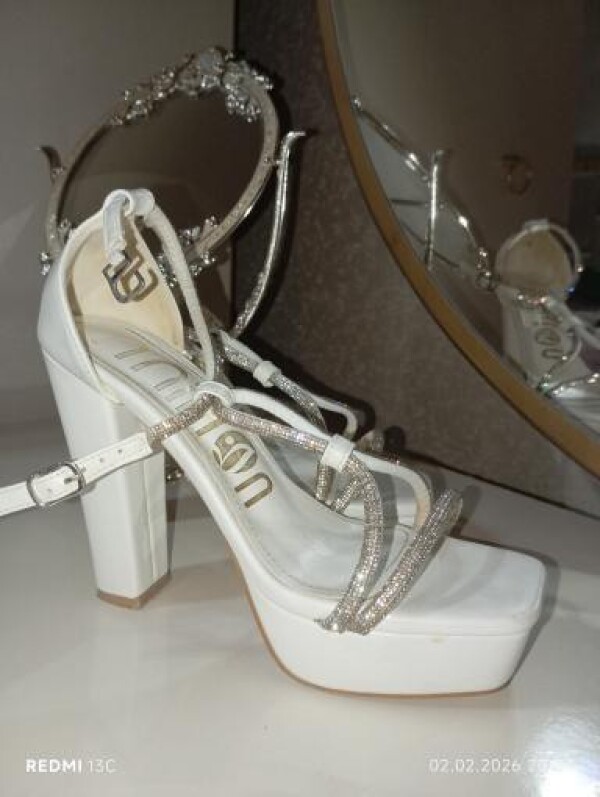 Ziyafət ayaqqabısi